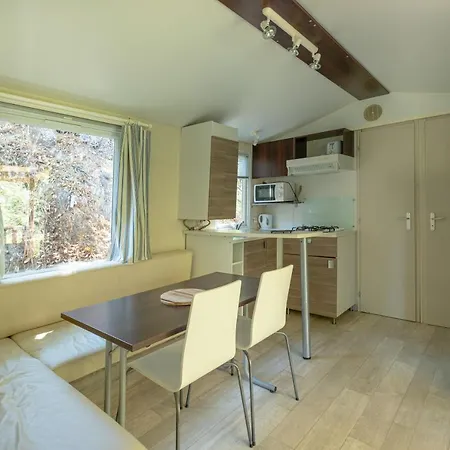 Campsite Le Parc Des Monges 3*